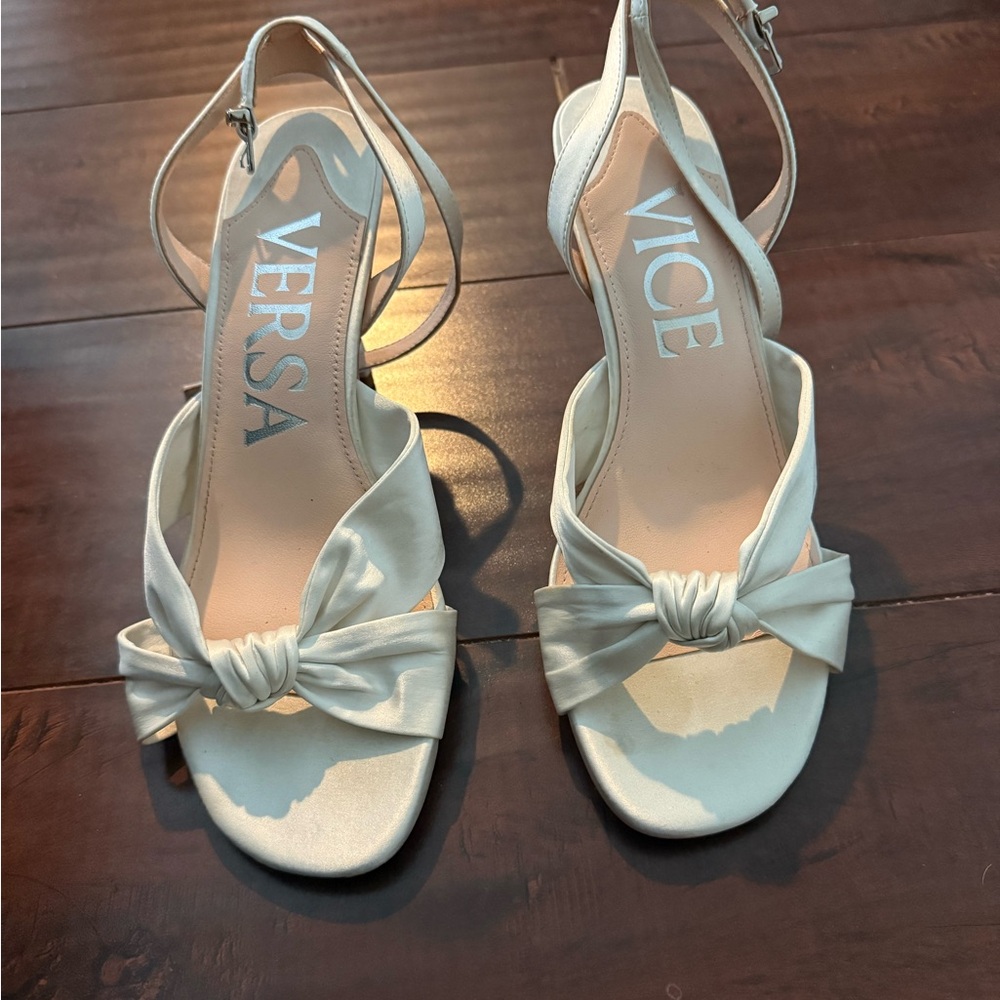 Vice Versa Convertible Heels to Flats- Everyday Sandal in White Silk size 6